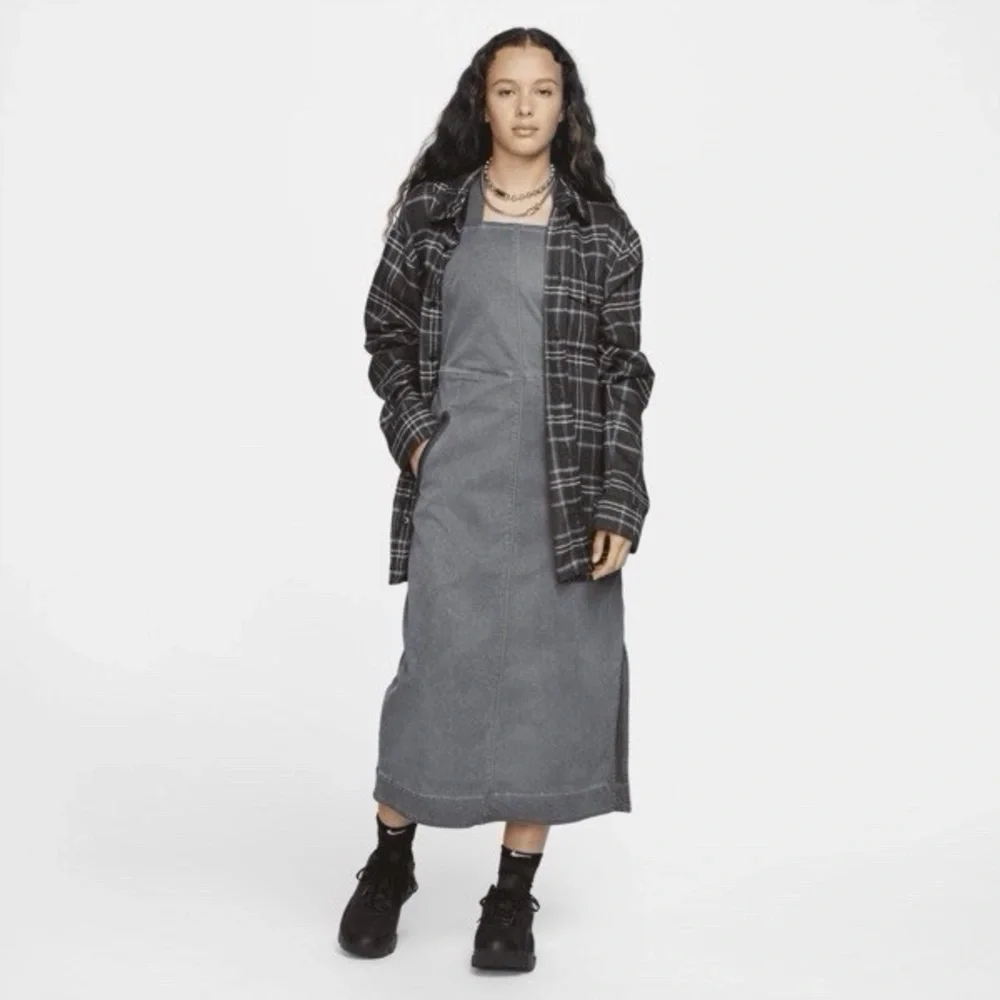 NET Nike Tech Pack Woven Apron Dress Women’s Size Large DM6502-060 - Picture 2 of 9